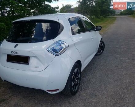 Белый Рено Зое, объемом двигателя 0 л и пробегом 95 тыс. км за 11000 $, фото 11 на Automoto.ua