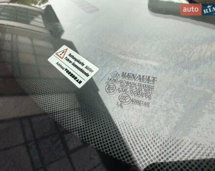 Белый Рено Зое, объемом двигателя 0 л и пробегом 127 тыс. км за 9200 $, фото 60 на Automoto.ua