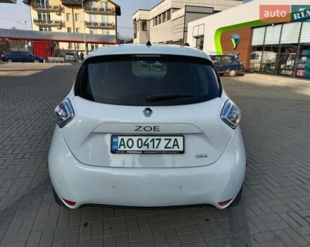 Белый Рено Зое, объемом двигателя 0 л и пробегом 68 тыс. км за 7800 $, фото 2 на Automoto.ua