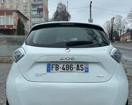 Белый Рено Зое, объемом двигателя 0 л и пробегом 97 тыс. км за 9200 $, фото 21 на Automoto.ua