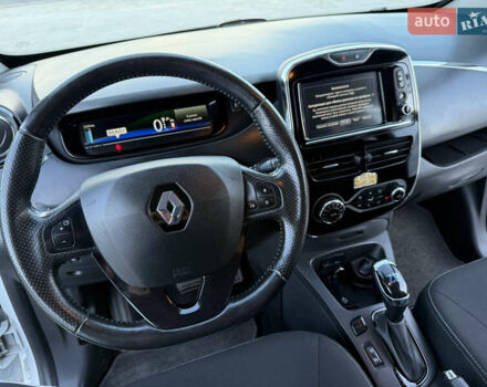 Белый Рено Зое, объемом двигателя 0 л и пробегом 51 тыс. км за 10800 $, фото 63 на Automoto.ua