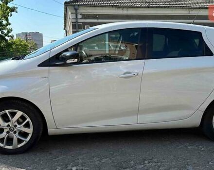 Білий Рено Зое, об'ємом двигуна 0 л та пробігом 38 тис. км за 12000 $, фото 5 на Automoto.ua
