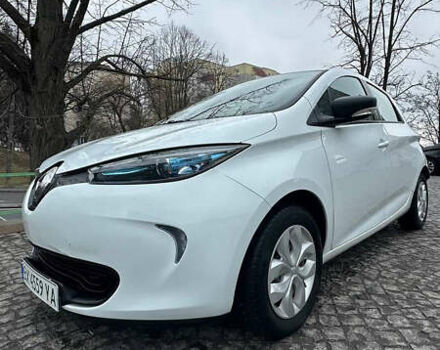 Белый Рено Зое, объемом двигателя 0 л и пробегом 97 тыс. км за 9200 $, фото 4 на Automoto.ua