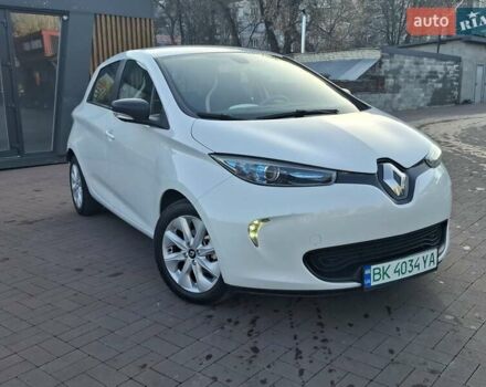 Белый Рено Зое, объемом двигателя 0 л и пробегом 90 тыс. км за 9500 $, фото 3 на Automoto.ua