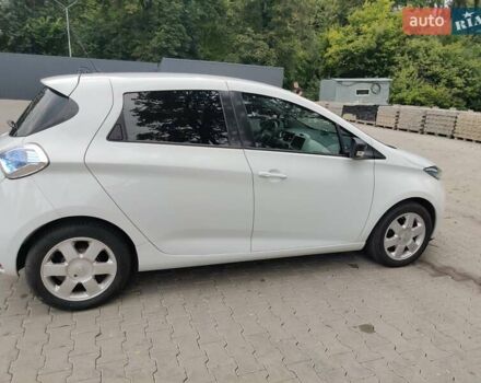 Белый Рено Зое, объемом двигателя 0 л и пробегом 190 тыс. км за 9300 $, фото 5 на Automoto.ua