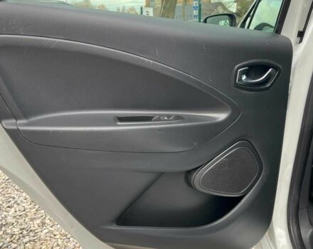 Белый Рено Зое, объемом двигателя 0 л и пробегом 140 тыс. км за 9300 $, фото 22 на Automoto.ua