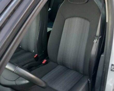 Белый Рено Зое, объемом двигателя 0 л и пробегом 39 тыс. км за 10900 $, фото 14 на Automoto.ua