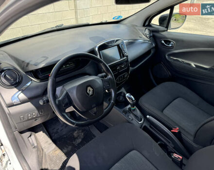 Белый Рено Зое, объемом двигателя 0 л и пробегом 114 тыс. км за 9500 $, фото 11 на Automoto.ua