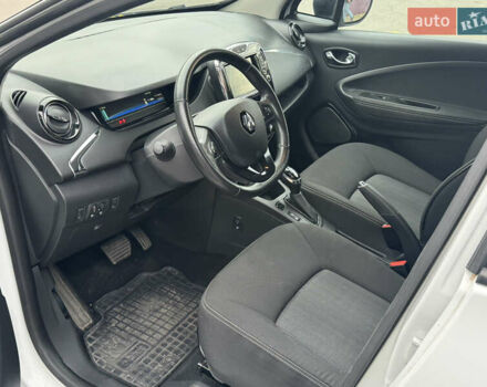 Білий Рено Зое, об'ємом двигуна 0 л та пробігом 91 тис. км за 10600 $, фото 16 на Automoto.ua