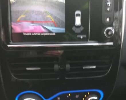 Белый Рено Зое, объемом двигателя 0 л и пробегом 39 тыс. км за 10900 $, фото 12 на Automoto.ua