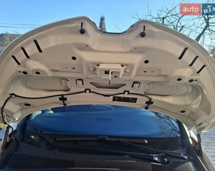 Белый Рено Зое, объемом двигателя 0 л и пробегом 176 тыс. км за 9300 $, фото 55 на Automoto.ua