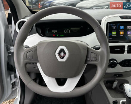 Білий Рено Зое, об'ємом двигуна 0 л та пробігом 23 тис. км за 8850 $, фото 19 на Automoto.ua