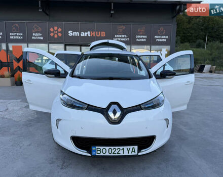 Белый Рено Зое, объемом двигателя 0 л и пробегом 51 тыс. км за 10800 $, фото 28 на Automoto.ua