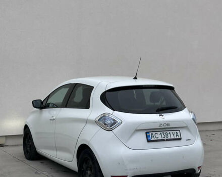 Белый Рено Зое, объемом двигателя 0 л и пробегом 96 тыс. км за 9800 $, фото 7 на Automoto.ua