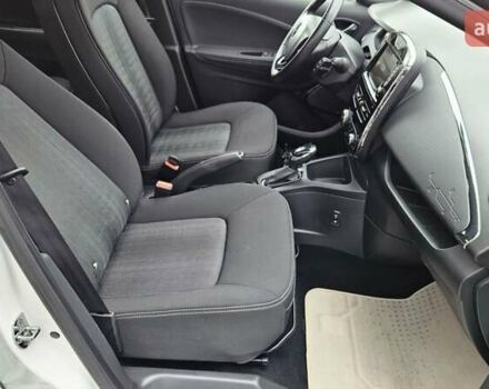 Белый Рено Зое, объемом двигателя 0 л и пробегом 71 тыс. км за 9550 $, фото 44 на Automoto.ua