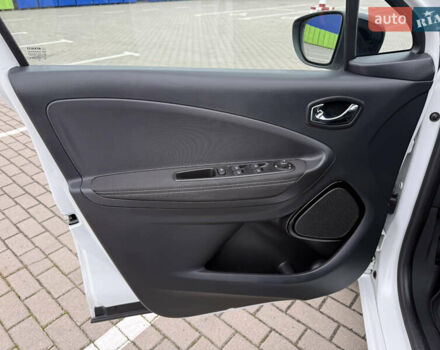 Білий Рено Зое, об'ємом двигуна 0 л та пробігом 56 тис. км за 9800 $, фото 10 на Automoto.ua