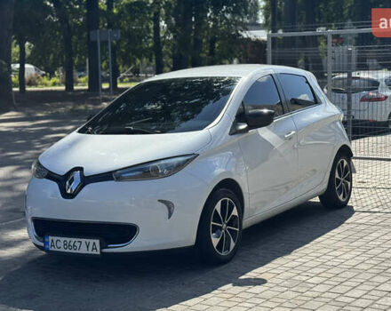 Белый Рено Зое, объемом двигателя 0 л и пробегом 125 тыс. км за 9900 $, фото 2 на Automoto.ua