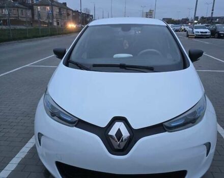 Белый Рено Зое, объемом двигателя 0 л и пробегом 122 тыс. км за 9000 $, фото 7 на Automoto.ua