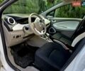 Белый Рено Зое, объемом двигателя 0 л и пробегом 85 тыс. км за 7900 $, фото 17 на Automoto.ua
