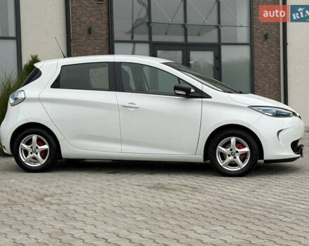 Белый Рено Зое, объемом двигателя 0 л и пробегом 127 тыс. км за 9200 $, фото 8 на Automoto.ua