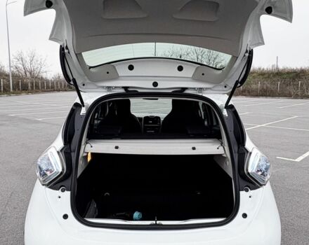 Белый Рено Зое, объемом двигателя 0 л и пробегом 37 тыс. км за 9600 $, фото 12 на Automoto.ua