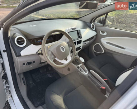 Білий Рено Зое, об'ємом двигуна 0 л та пробігом 47 тис. км за 8700 $, фото 11 на Automoto.ua