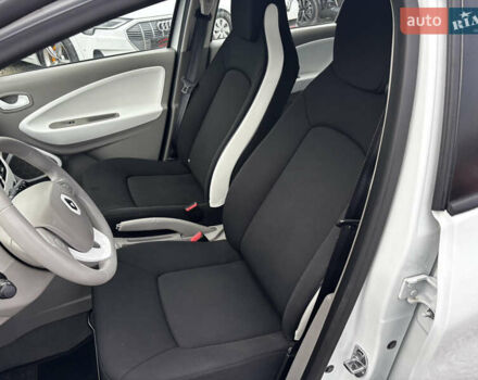 Білий Рено Зое, об'ємом двигуна 0 л та пробігом 23 тис. км за 8850 $, фото 16 на Automoto.ua