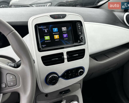 Білий Рено Зое, об'ємом двигуна 0 л та пробігом 23 тис. км за 8850 $, фото 23 на Automoto.ua