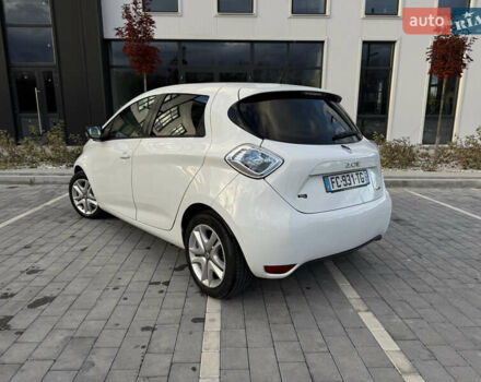 Белый Рено Зое, объемом двигателя 0 л и пробегом 75 тыс. км за 9900 $, фото 3 на Automoto.ua