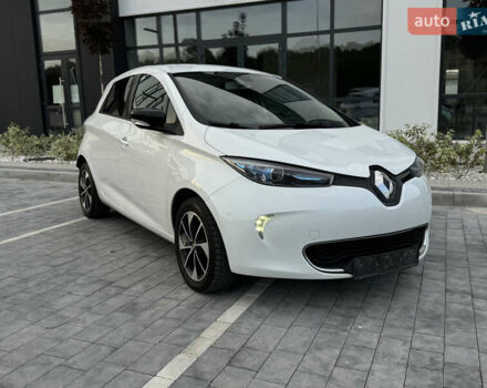 Белый Рено Зое, объемом двигателя 0 л и пробегом 73 тыс. км за 9700 $, фото 7 на Automoto.ua