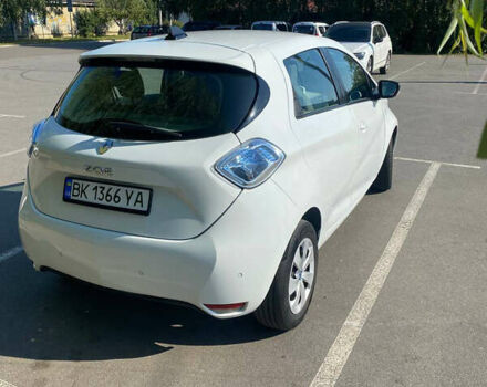 Білий Рено Зое, об'ємом двигуна 0 л та пробігом 100 тис. км за 8499 $, фото 4 на Automoto.ua