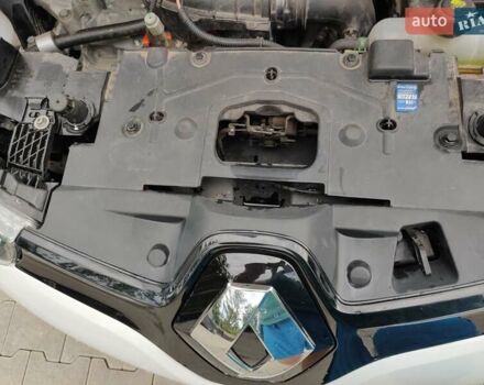 Белый Рено Зое, объемом двигателя 0 л и пробегом 190 тыс. км за 9300 $, фото 4 на Automoto.ua