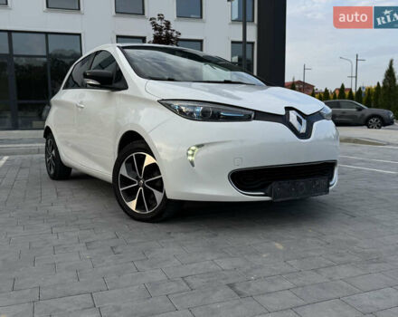 Белый Рено Зое, объемом двигателя 0 л и пробегом 73 тыс. км за 9700 $, фото 16 на Automoto.ua
