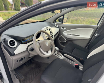 Білий Рено Зое, об'ємом двигуна 0 л та пробігом 87 тис. км за 8500 $, фото 9 на Automoto.ua