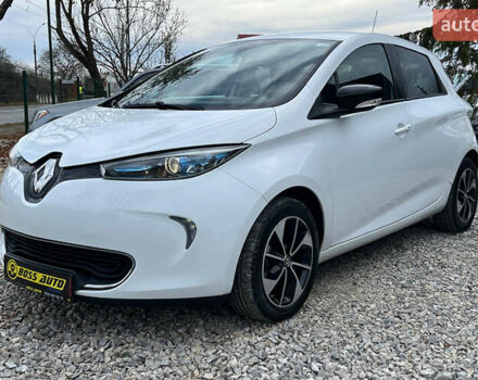 Белый Рено Зое, объемом двигателя 0 л и пробегом 140 тыс. км за 9300 $, фото 2 на Automoto.ua