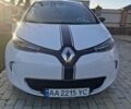 Белый Рено Зое, объемом двигателя 0 л и пробегом 176 тыс. км за 9300 $, фото 11 на Automoto.ua