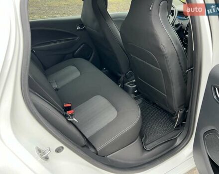 Білий Рено Зое, об'ємом двигуна 0 л та пробігом 116 тис. км за 8650 $, фото 16 на Automoto.ua