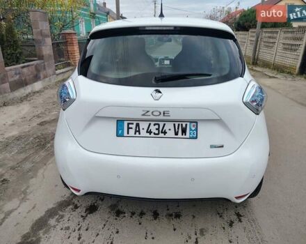 Белый Рено Зое, объемом двигателя 0 л и пробегом 90 тыс. км за 8900 $, фото 5 на Automoto.ua