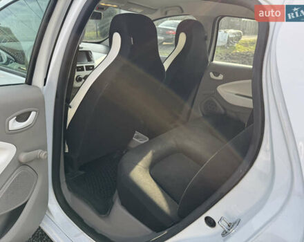 Білий Рено Зое, об'ємом двигуна 0 л та пробігом 47 тис. км за 8700 $, фото 17 на Automoto.ua