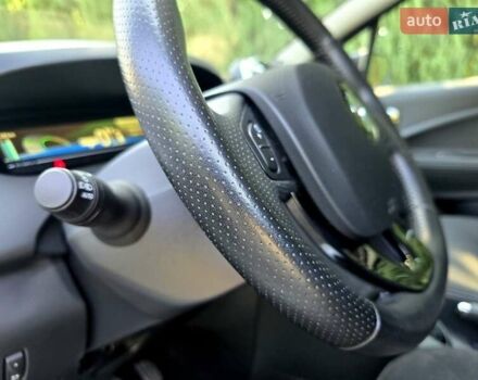 Белый Рено Зое, объемом двигателя 0 л и пробегом 81 тыс. км за 9200 $, фото 17 на Automoto.ua