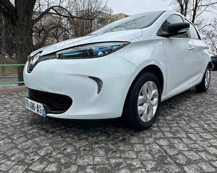 Белый Рено Зое, объемом двигателя 0 л и пробегом 97 тыс. км за 9200 $, фото 8 на Automoto.ua