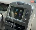Белый Рено Зое, объемом двигателя 0 л и пробегом 120 тыс. км за 10500 $, фото 14 на Automoto.ua