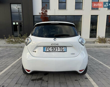 Белый Рено Зое, объемом двигателя 0 л и пробегом 75 тыс. км за 9900 $, фото 4 на Automoto.ua