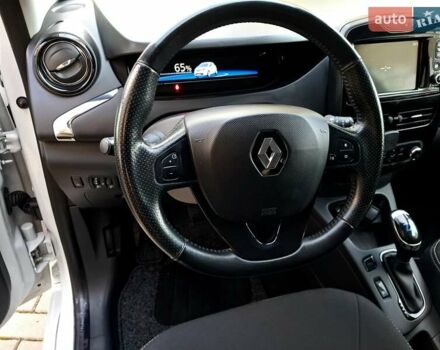Белый Рено Зое, объемом двигателя 0 л и пробегом 129 тыс. км за 8700 $, фото 46 на Automoto.ua