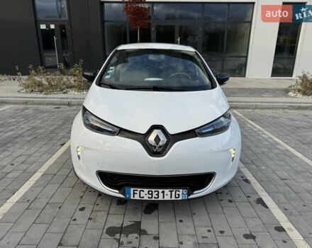 Белый Рено Зое, объемом двигателя 0 л и пробегом 75 тыс. км за 9900 $, фото 7 на Automoto.ua