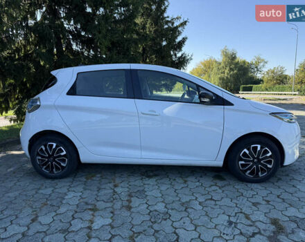 Белый Рено Зое, объемом двигателя 0 л и пробегом 57 тыс. км за 9500 $, фото 2 на Automoto.ua