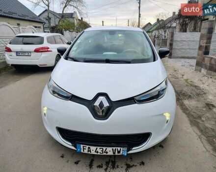 Белый Рено Зое, объемом двигателя 0 л и пробегом 90 тыс. км за 8900 $, фото 1 на Automoto.ua