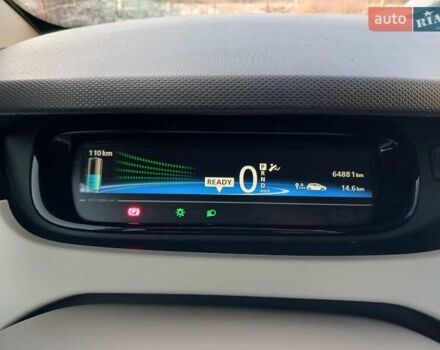 Белый Рено Зое, объемом двигателя 0 л и пробегом 64 тыс. км за 9200 $, фото 25 на Automoto.ua