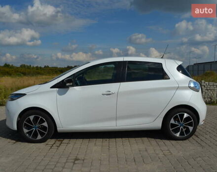 Белый Рено Зое, объемом двигателя 0 л и пробегом 120 тыс. км за 9700 $, фото 1 на Automoto.ua
