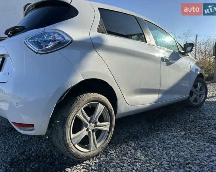 Белый Рено Зое, объемом двигателя 0 л и пробегом 105 тыс. км за 9100 $, фото 3 на Automoto.ua